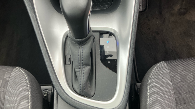 Toyota Yaris 1.5 Hybrid Design 5dr CVT Hybrid Hatchback